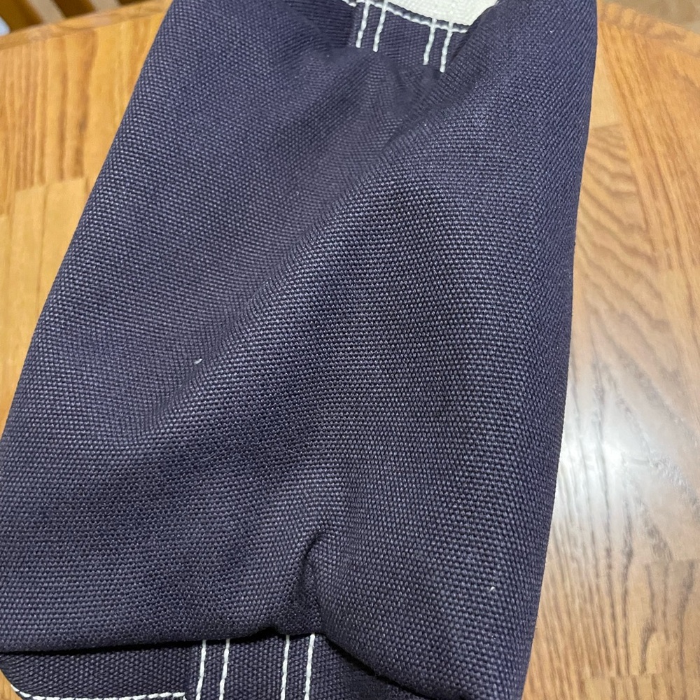 Lands End Stylish Canvas Tote Insulated Lunch Bag with Navy Accents - Picture 4 of 12